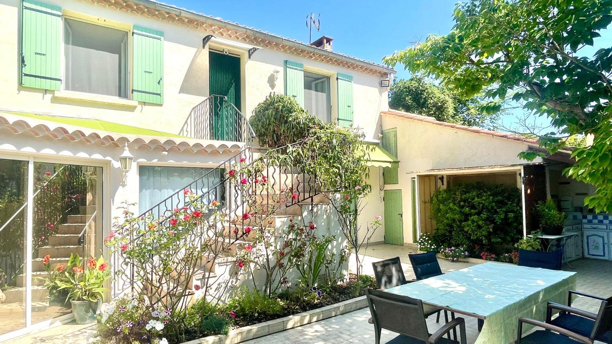 LUBERON EN PROVENCE GITE 3 CHAMBRES avec PISCINE PRIVEE Cheval-Blanc Extérieur photo