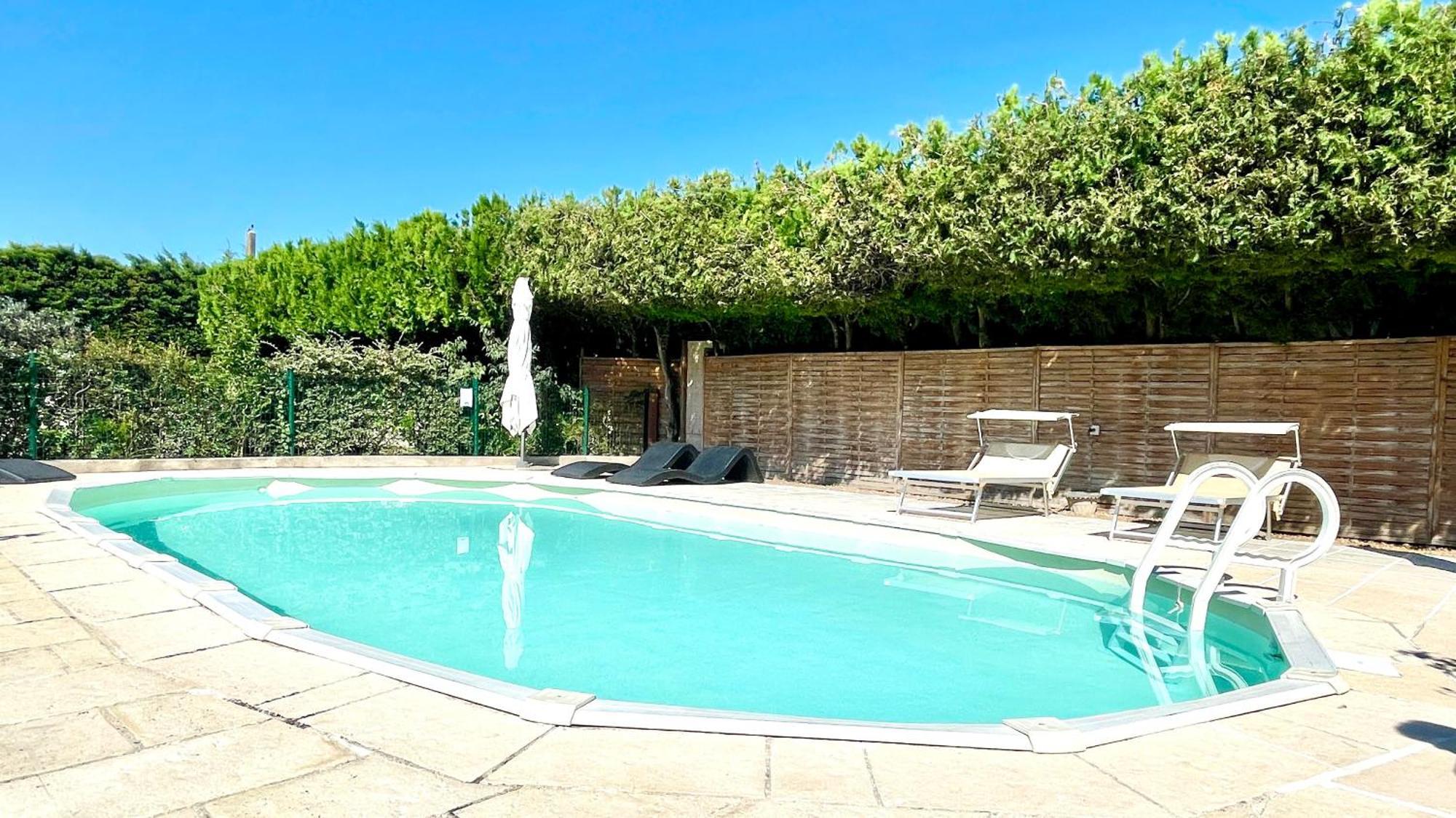 LUBERON EN PROVENCE GITE 3 CHAMBRES avec PISCINE PRIVEE Cheval-Blanc Extérieur photo