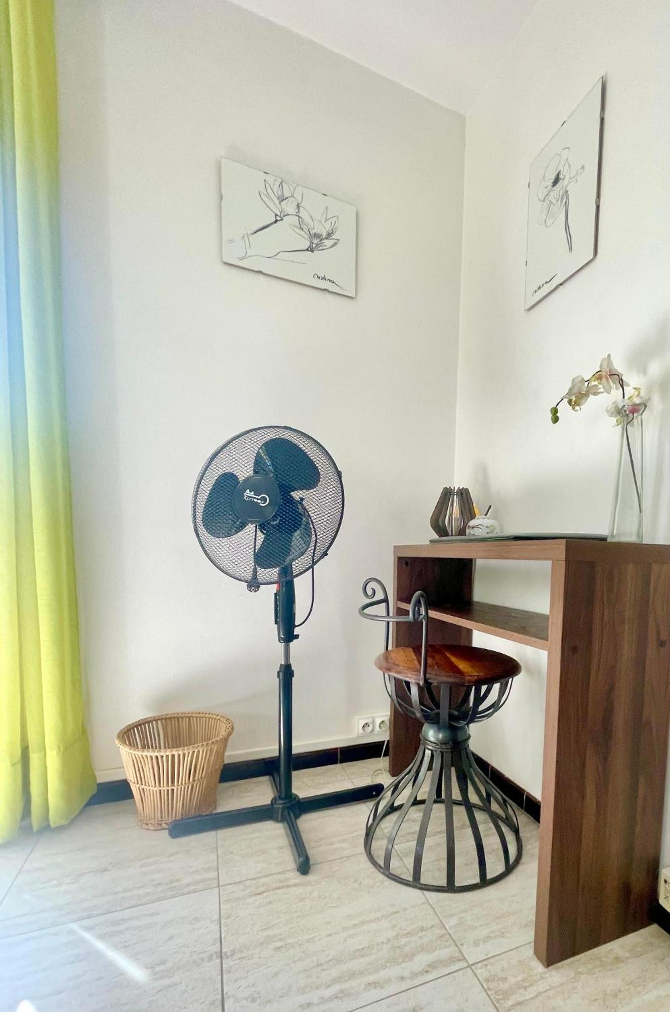 LUBERON EN PROVENCE GITE 3 CHAMBRES avec PISCINE PRIVEE Cheval-Blanc Extérieur photo